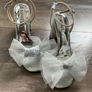 Badgley Mischka Tess Heels - Silver Size 8.5